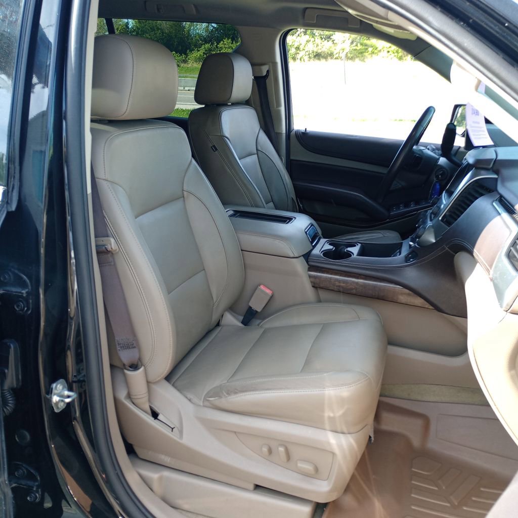 Used 2019 Chevrolet Suburban LT RWD image 24