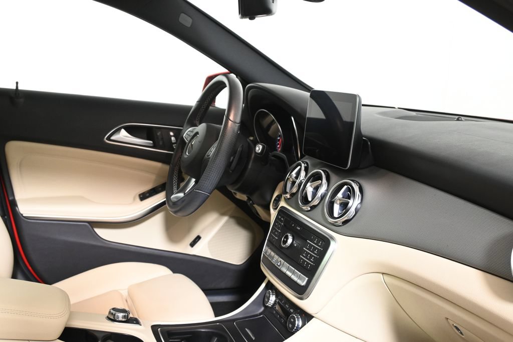 Used 2019 Mercedes-Benz GLA 250 4MATIC image 34