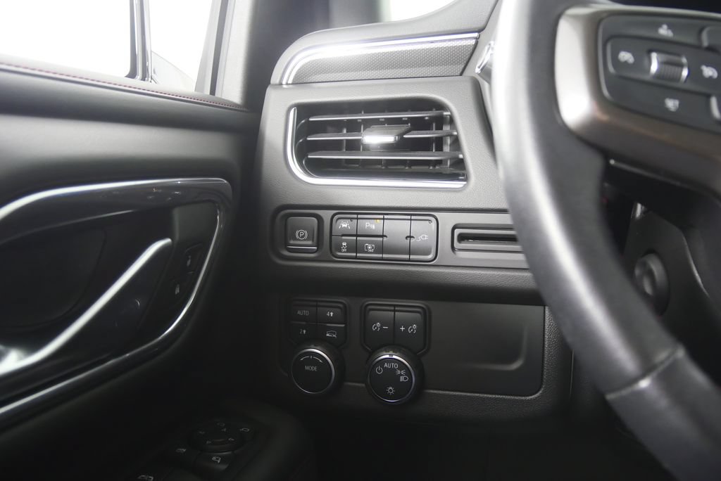 Used 2022 Chevrolet Tahoe RST w/ Luxury Package AWD/4WD image 21