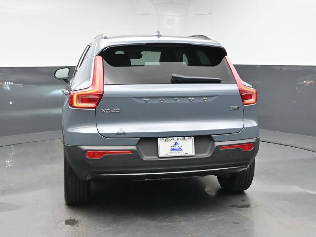 Used 2023 Volvo XC40 B5 Plus w/ Protection Package Premier AWD/4WD image 7
