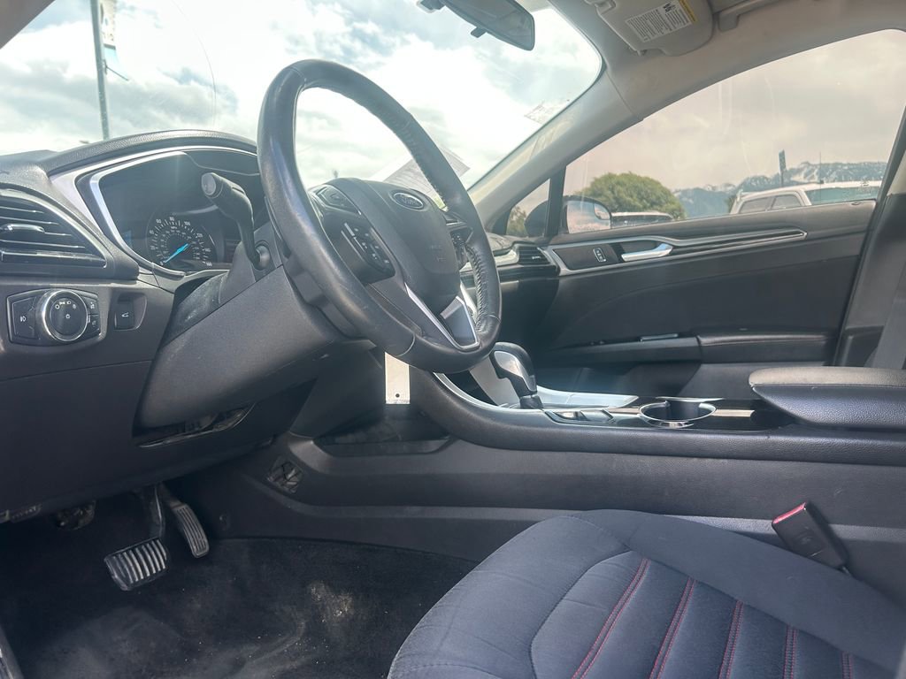 Used 2016 Ford Fusion SE FWD image 23