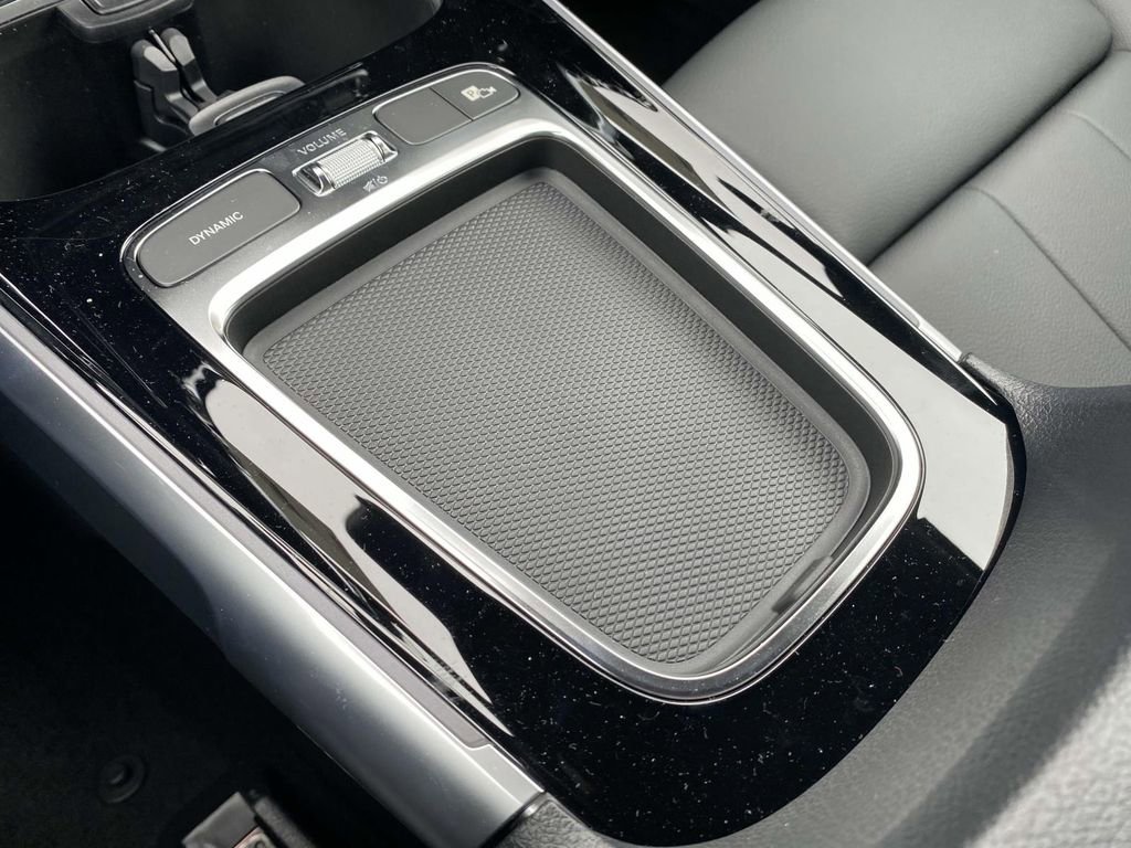 Certified 2025 Mercedes-Benz GLB 250 image 32
