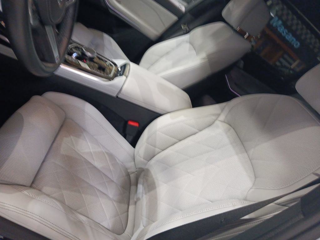 Certified 2026 BMW X7 xDrive40i w/ M Sport Package AWD/4WD image 6