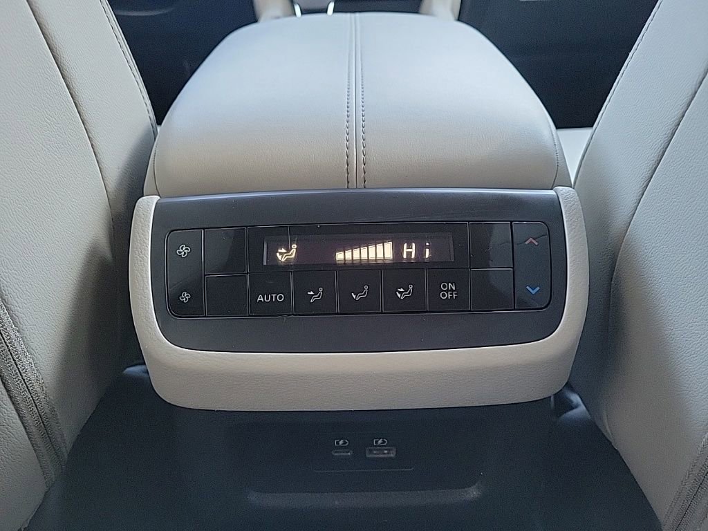 Used 2024 Nissan Pathfinder SL image 23