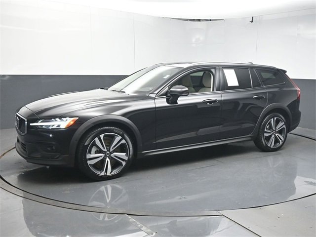 Used 2024 Volvo V60 B5 Cross Country Plus image 4