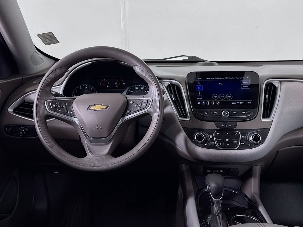Used 2023 Chevrolet Malibu LT FWD image 12
