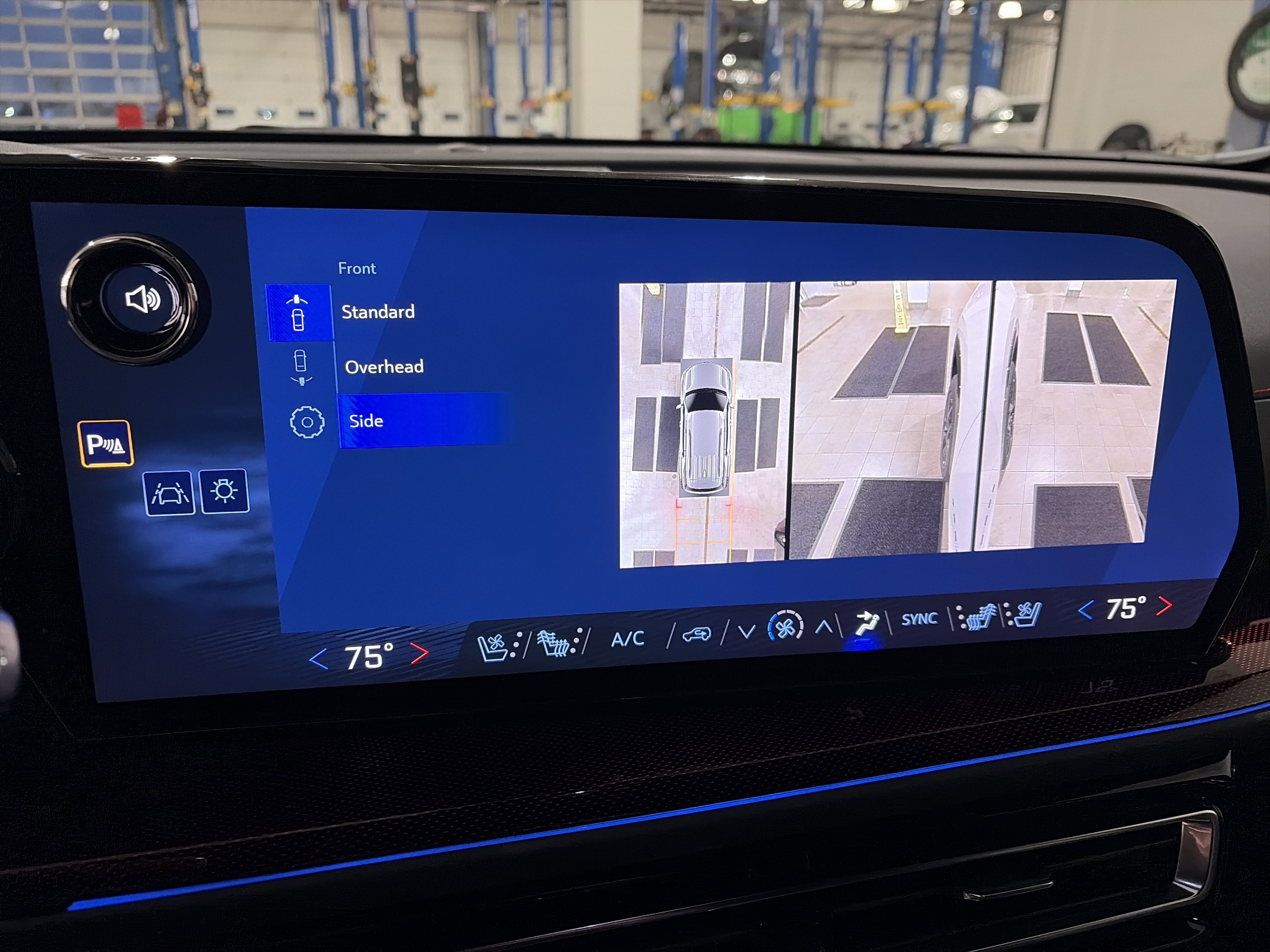 New 2026 Chevrolet Traverse RS w/ LPO, Floor Liner Package image 27