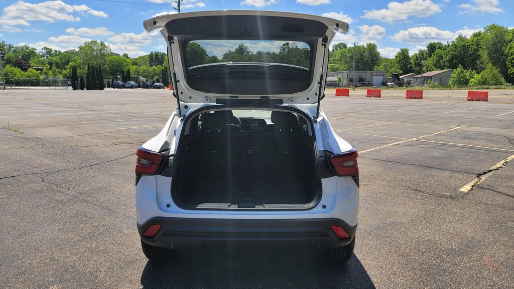 New 2026 Chevrolet Trax LS w/ LS Convenience Package FWD image 10