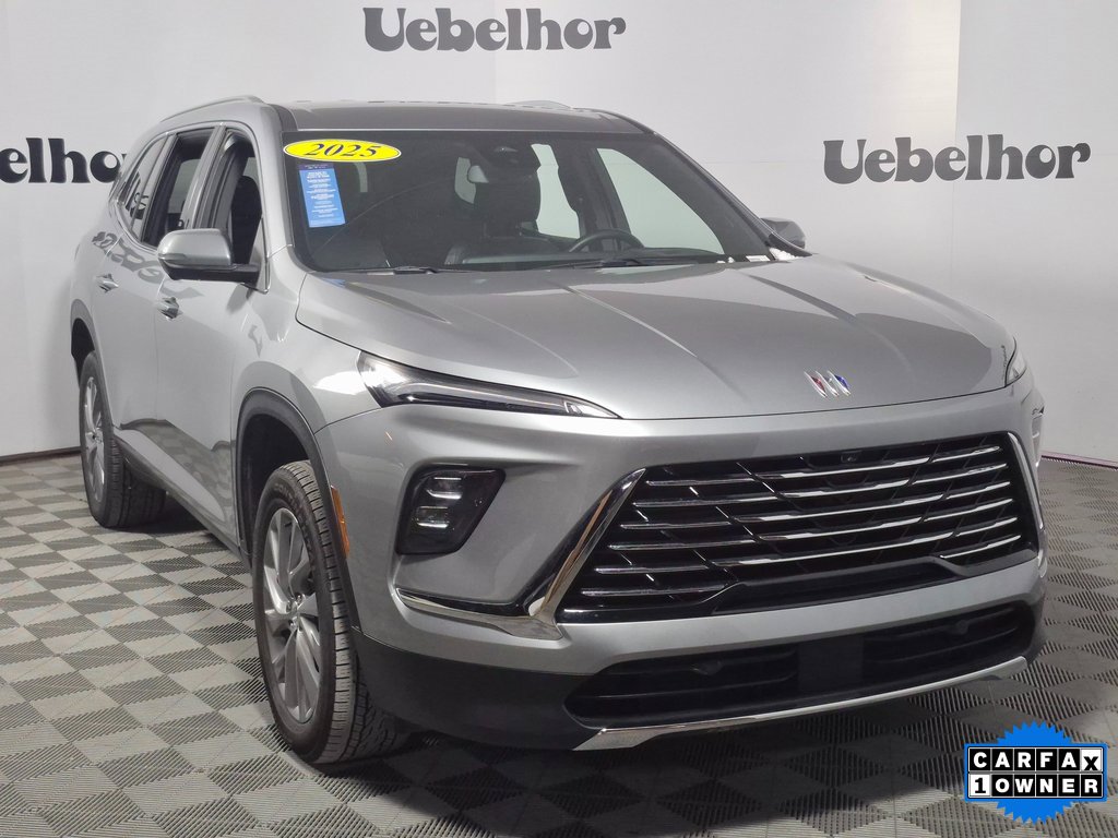 Certified 2025 Buick Enclave Preferred image 1