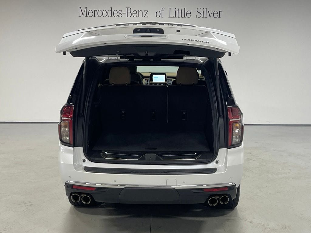 Used 2023 Chevrolet Suburban Premier w/ LPO, Illumination Package AWD/4WD image 5