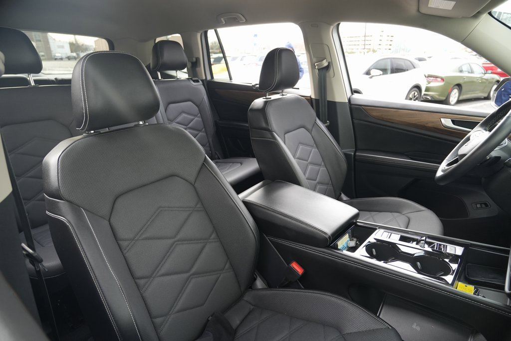 Used 2024 Volkswagen Atlas SE image 20