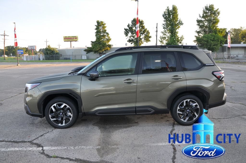 Used 2025 Subaru Forester Limited AWD/4WD image 2
