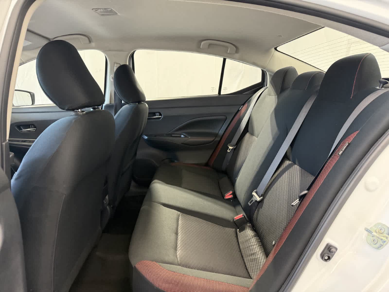 Used 2025 Nissan Versa SR FWD image 12