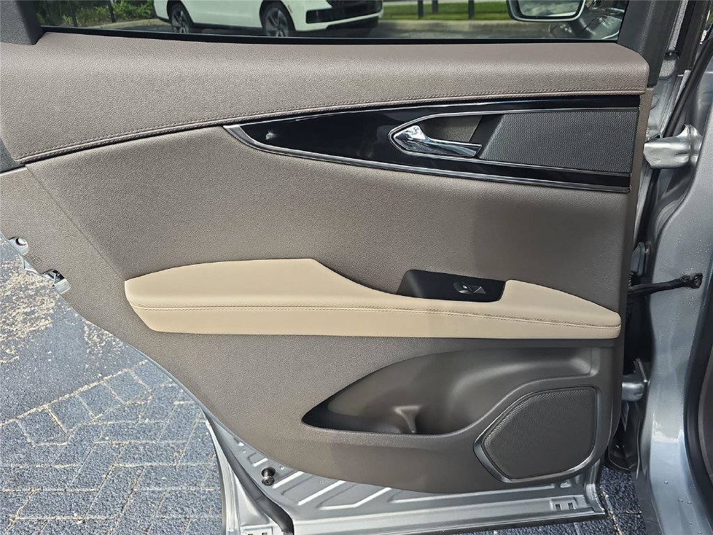 Certified 2023 Lincoln Nautilus FWD image 12