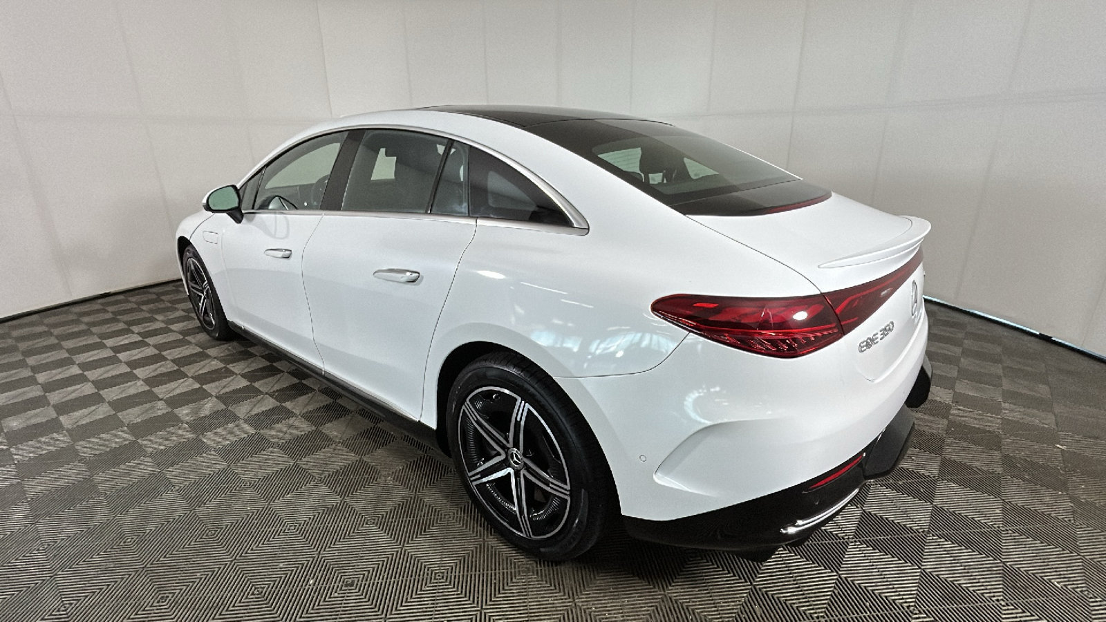 Used 2023 Mercedes-Benz EQE 350+ 4MATIC Sedan image 4