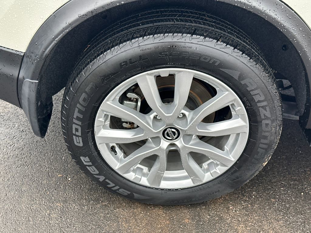 Used 2021 Nissan Rogue Sport SV image 17