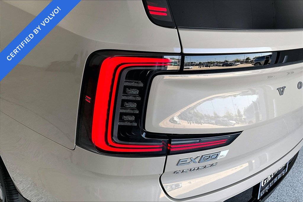 Used 2025 Volvo EX90 Plus AWD/4WD image 32