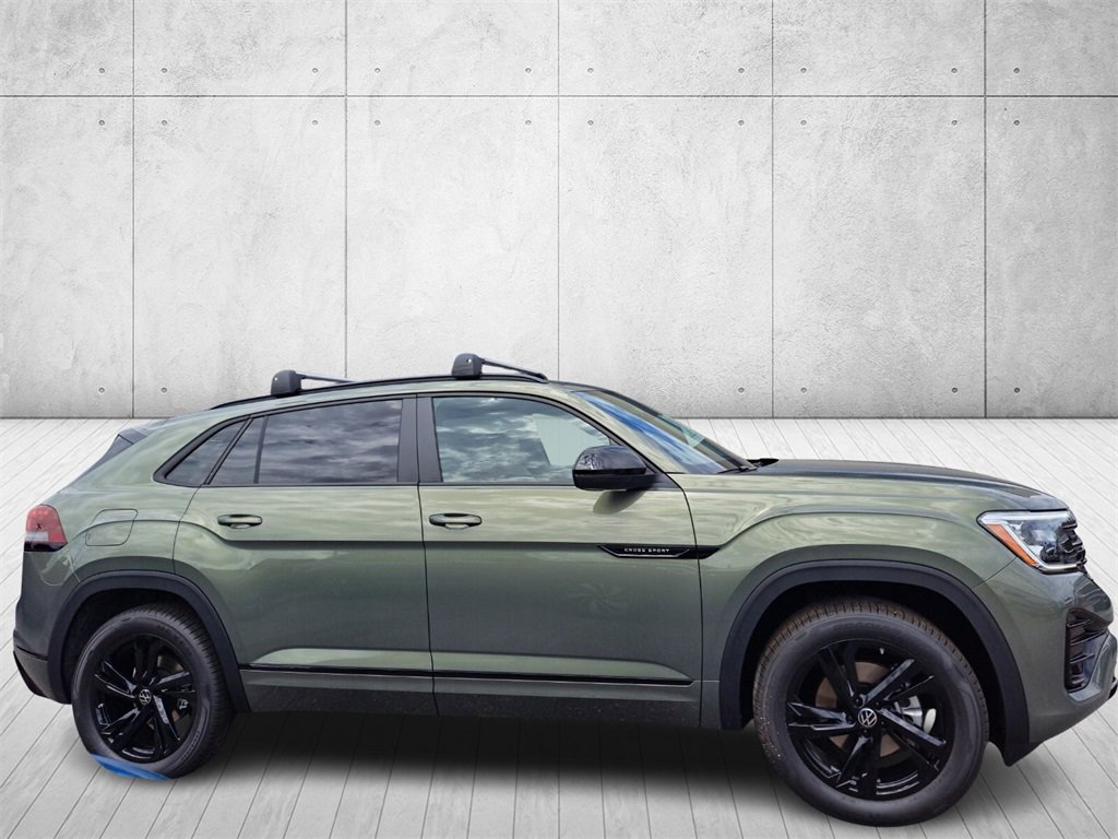 New 2026 Volkswagen Atlas Cross Sport SEL R-Line image 4