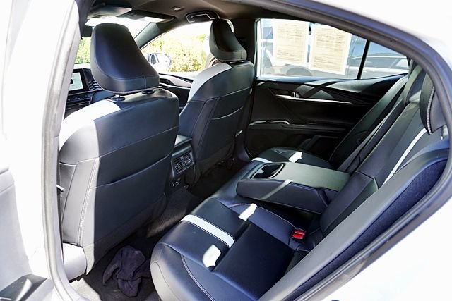 Used 2025 Toyota Camry SE FWD image 17