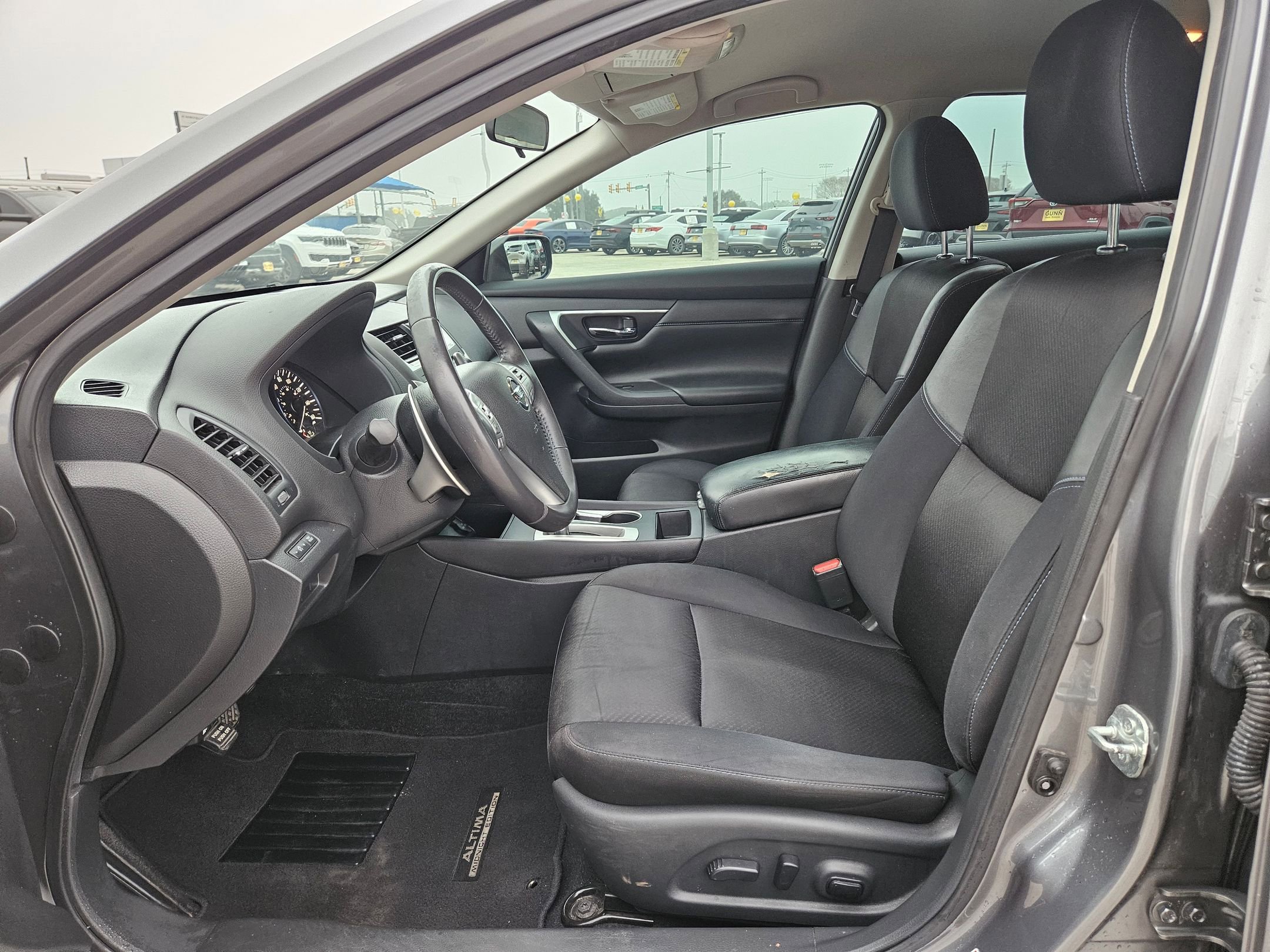 Used 2017 Nissan Altima 2.5 SR w/ Midnight Edition Package image 9