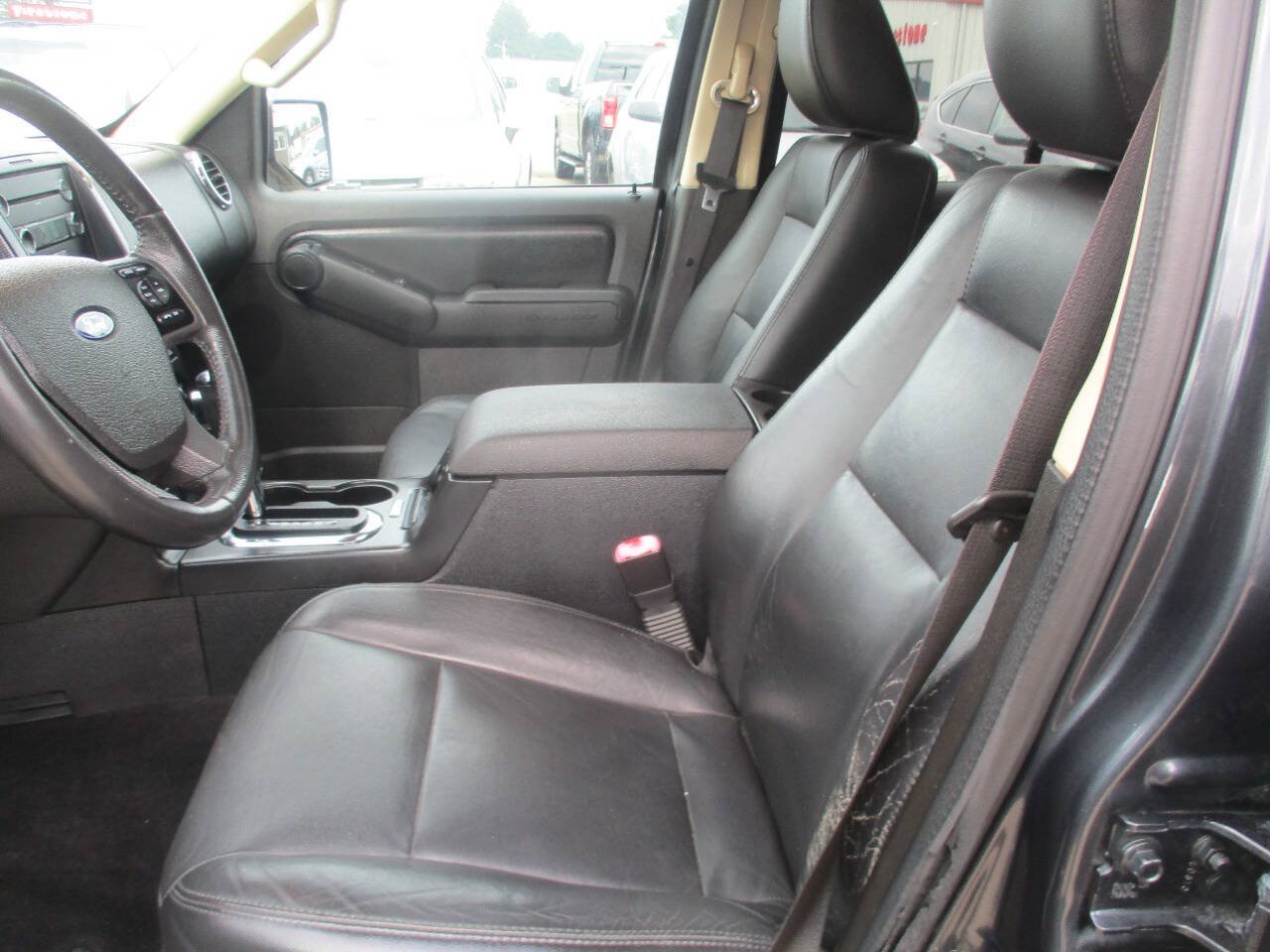 Used 2010 Ford Explorer XLT AWD/4WD image 17