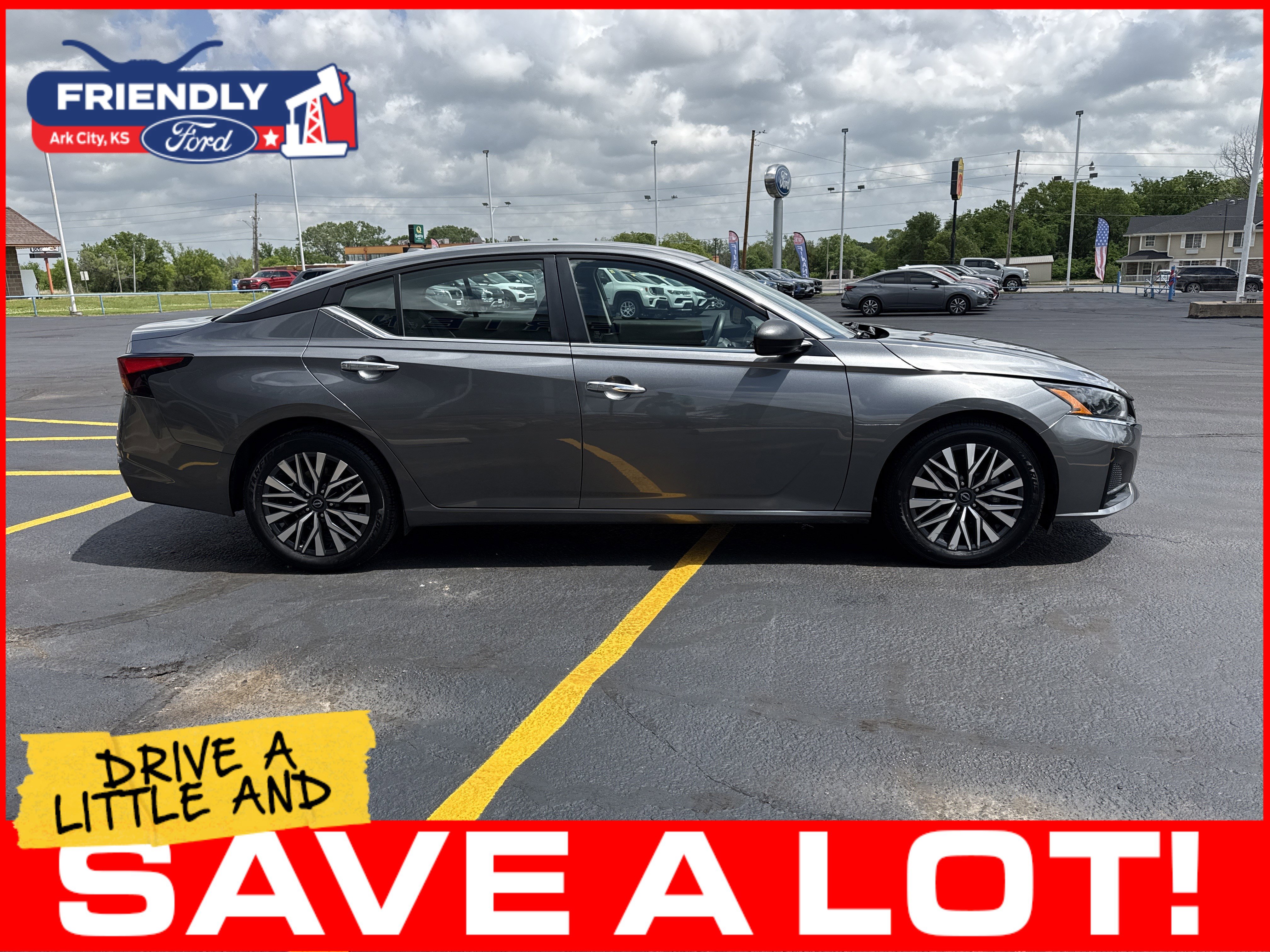 Used 2024 Nissan Altima 2.5 SV FWD image 4