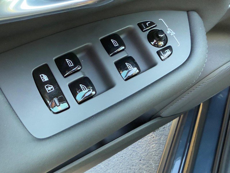 New 2026 Volvo XC90 B6 Ultra w/ Protection Package image 9