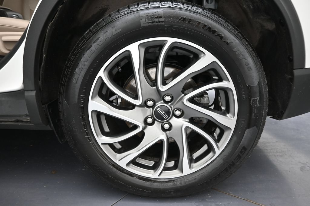 Used 2020 Lincoln Corsair AWD w/ Equipment Group 101A image 34