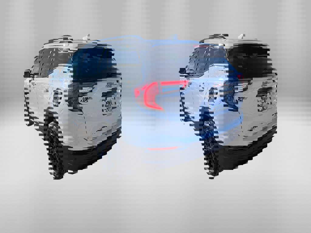 Certified 2022 GMC Terrain SLT w/ Tech Package image 3