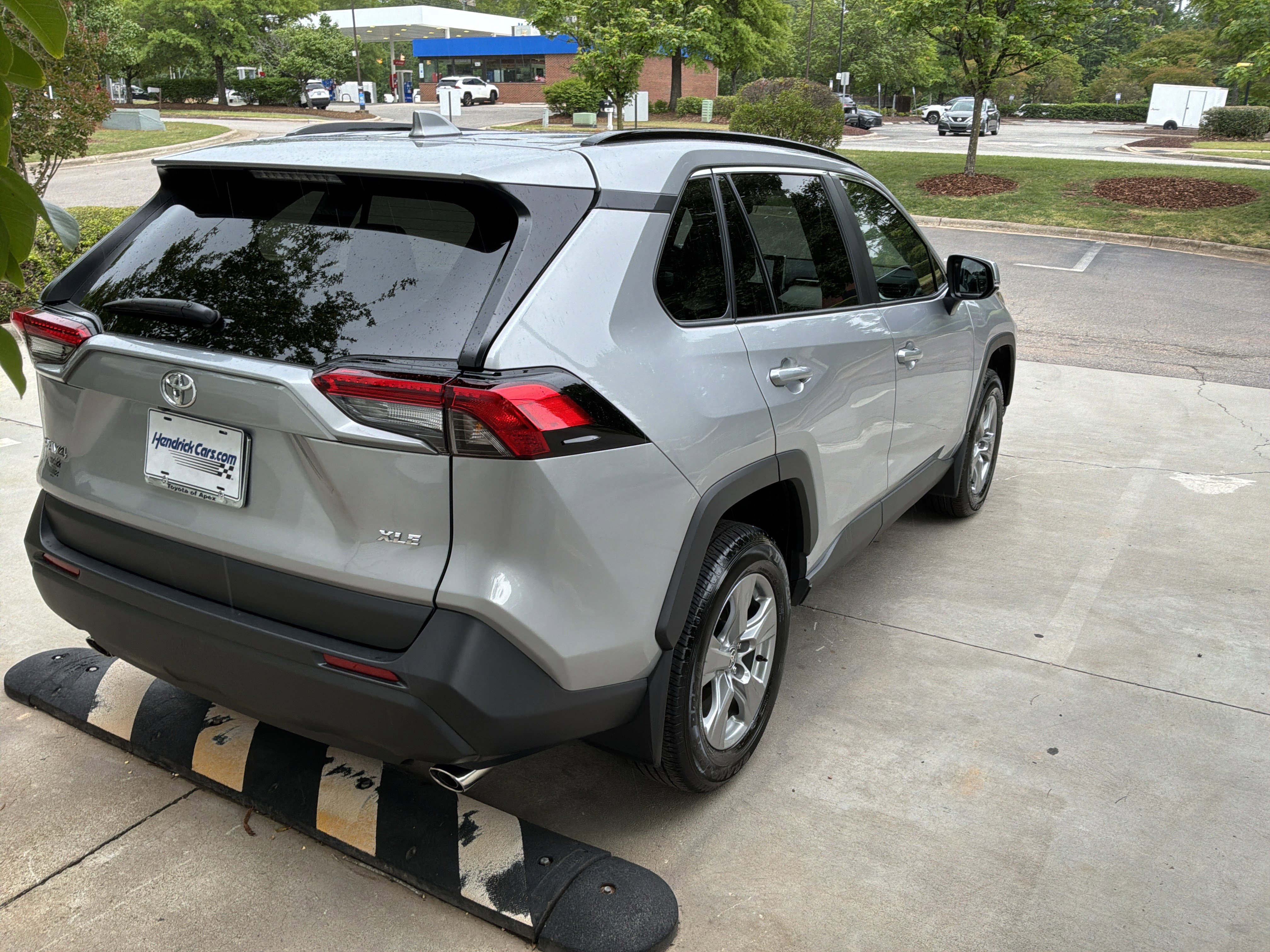 Used 2025 Toyota RAV4 XLE w/ Convenience Package FWD image 10