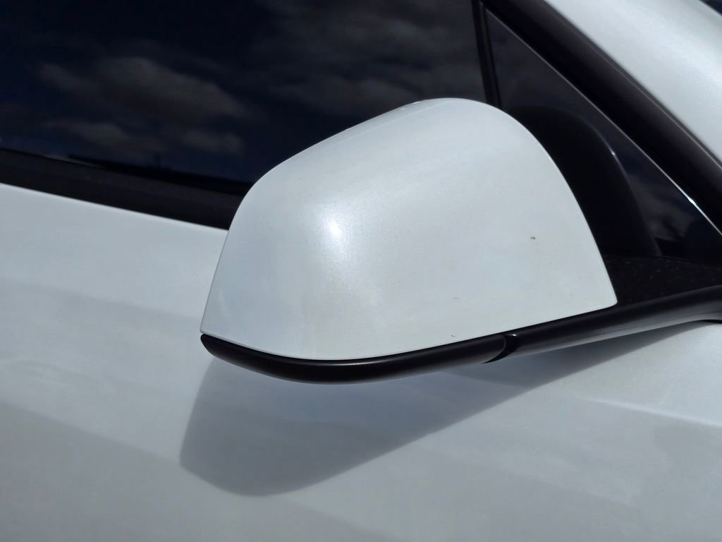 Used 2023 Tesla Model Y Performance image 26