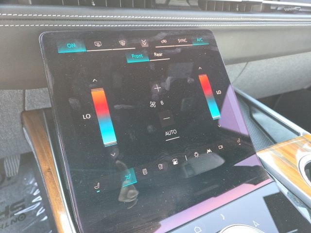 Used 2025 Cadillac Escalade Sport Platinum w/ LPO, ONYX Package image 10