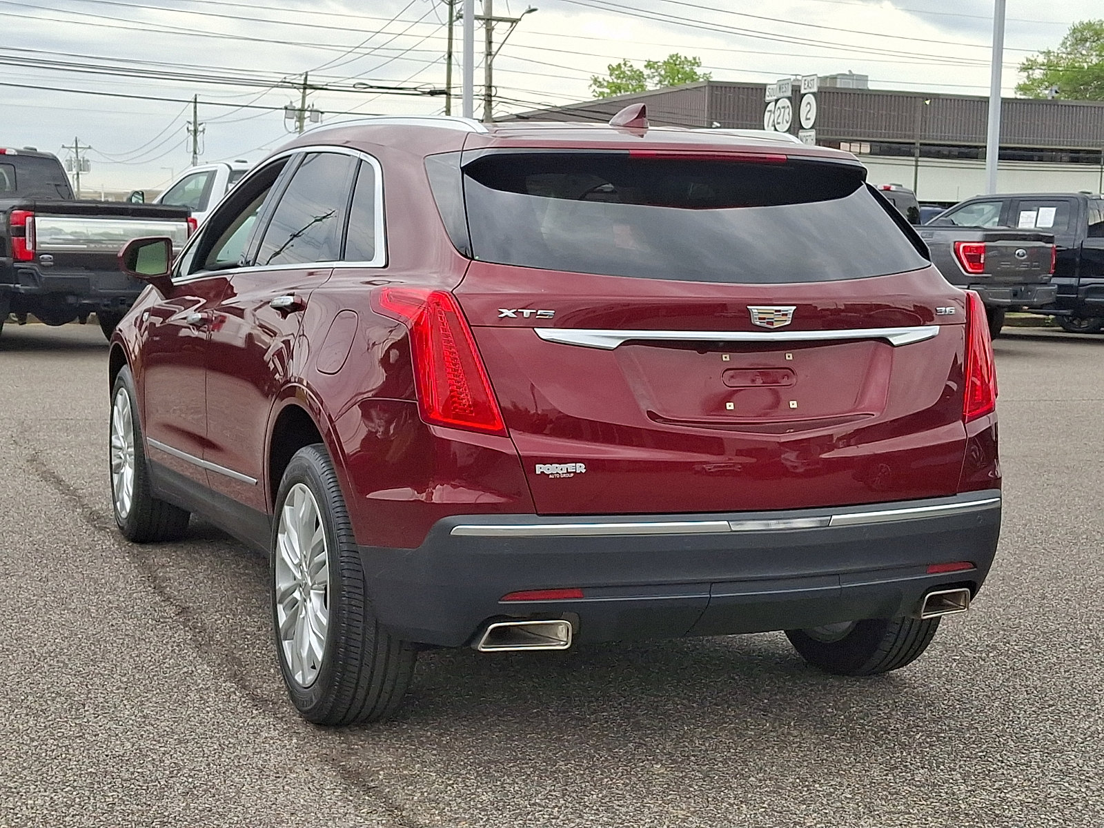 Used 2017 Cadillac XT5 Premium Luxury FWD image 8