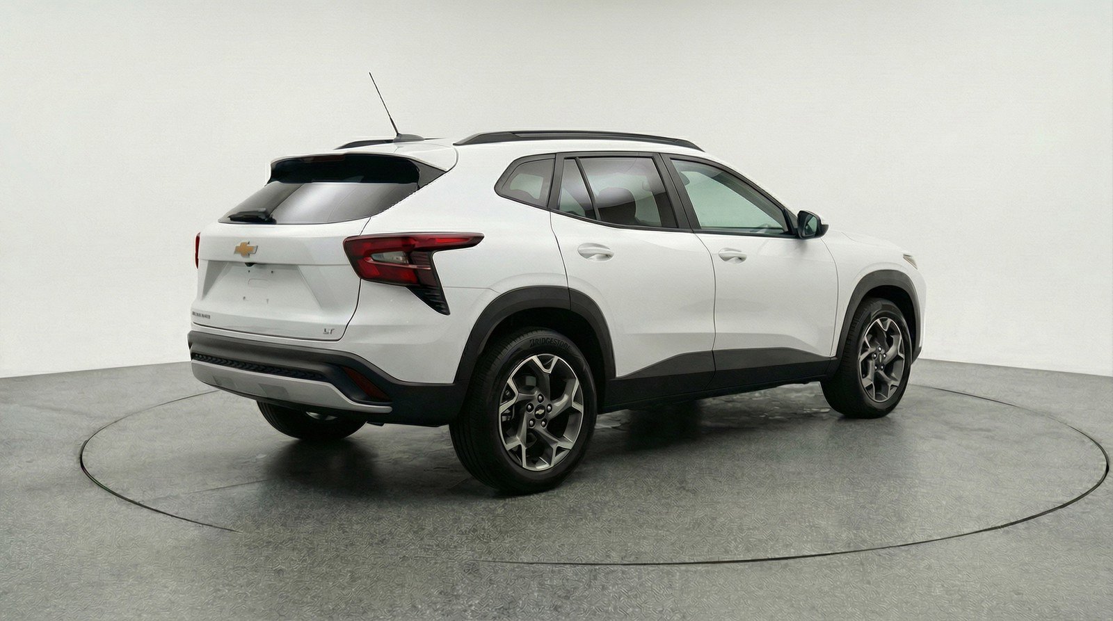 Used 2025 Chevrolet Trax LT image 9