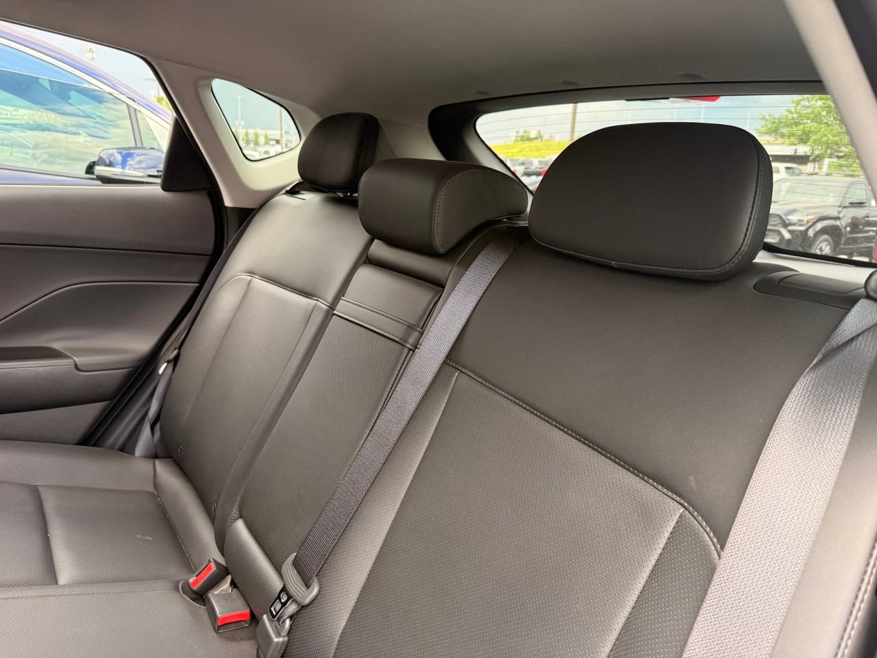 Used 2025 Hyundai Kona Limited FWD image 9