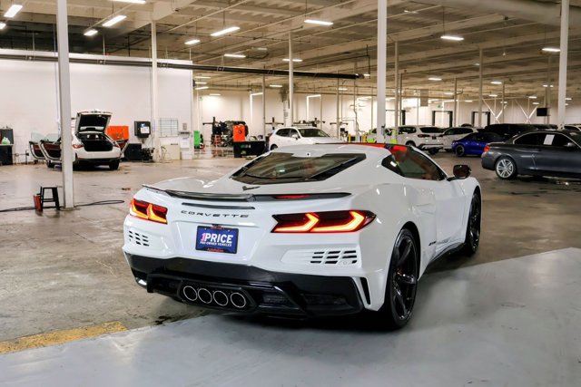 Used 2025 Chevrolet Corvette Z06 w/ Battery Protection Package image 5