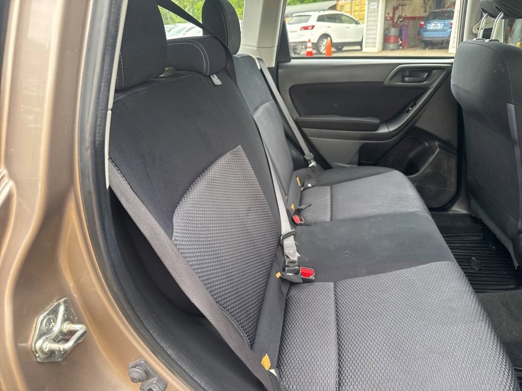 Used 2014 Subaru Forester 2.5i AWD/4WD image 34