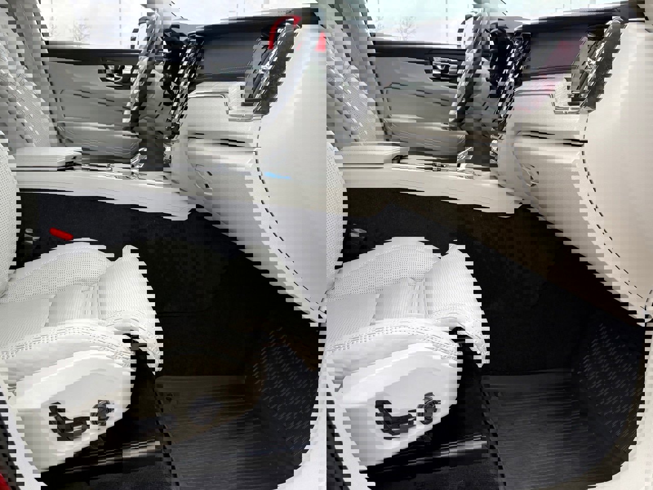 Certified 2023 Volvo XC60 B5 Ultimate w/ Climate Package image 36