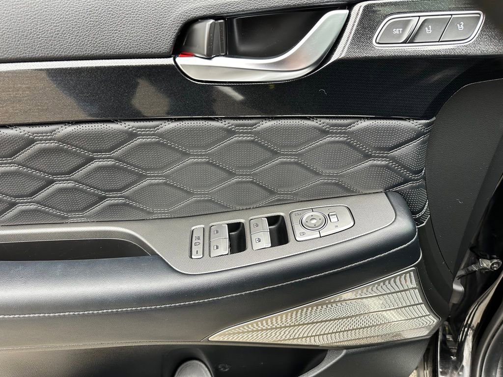 Used 2021 Hyundai Palisade Calligraphy image 19