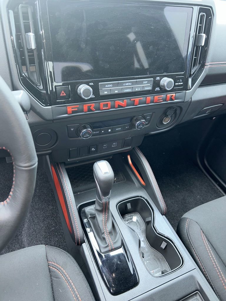 Used 2025 Nissan Frontier Pro-X RWD image 8