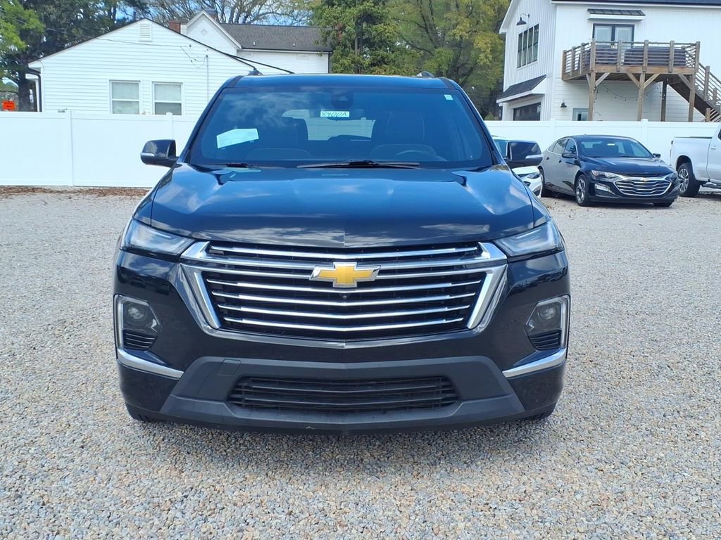 Used 2023 Chevrolet Traverse Premier image 2