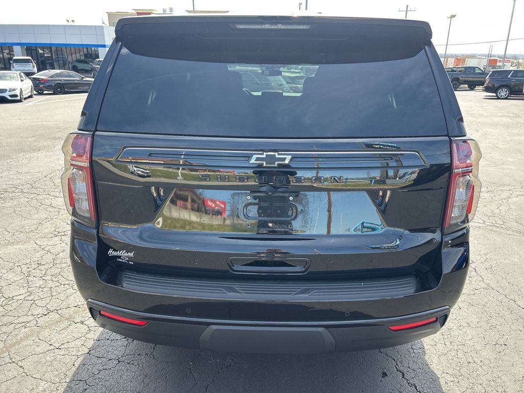 Used 2024 Chevrolet Suburban Z71 w/ Luxury Package AWD/4WD image 6