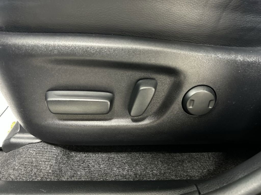 Used 2018 Toyota RAV4 Limited w/ All Weather Liner Package image 10