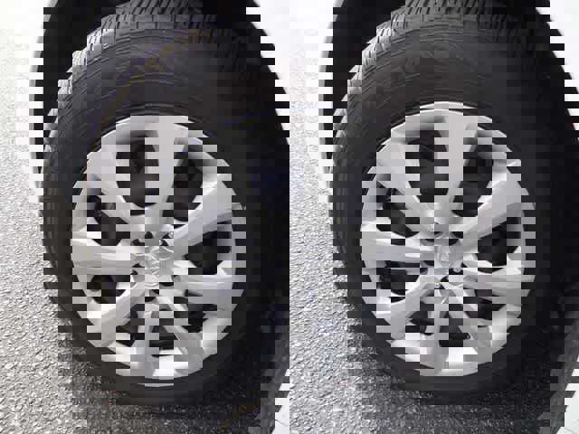 Used 2025 Toyota Corolla LE image 31