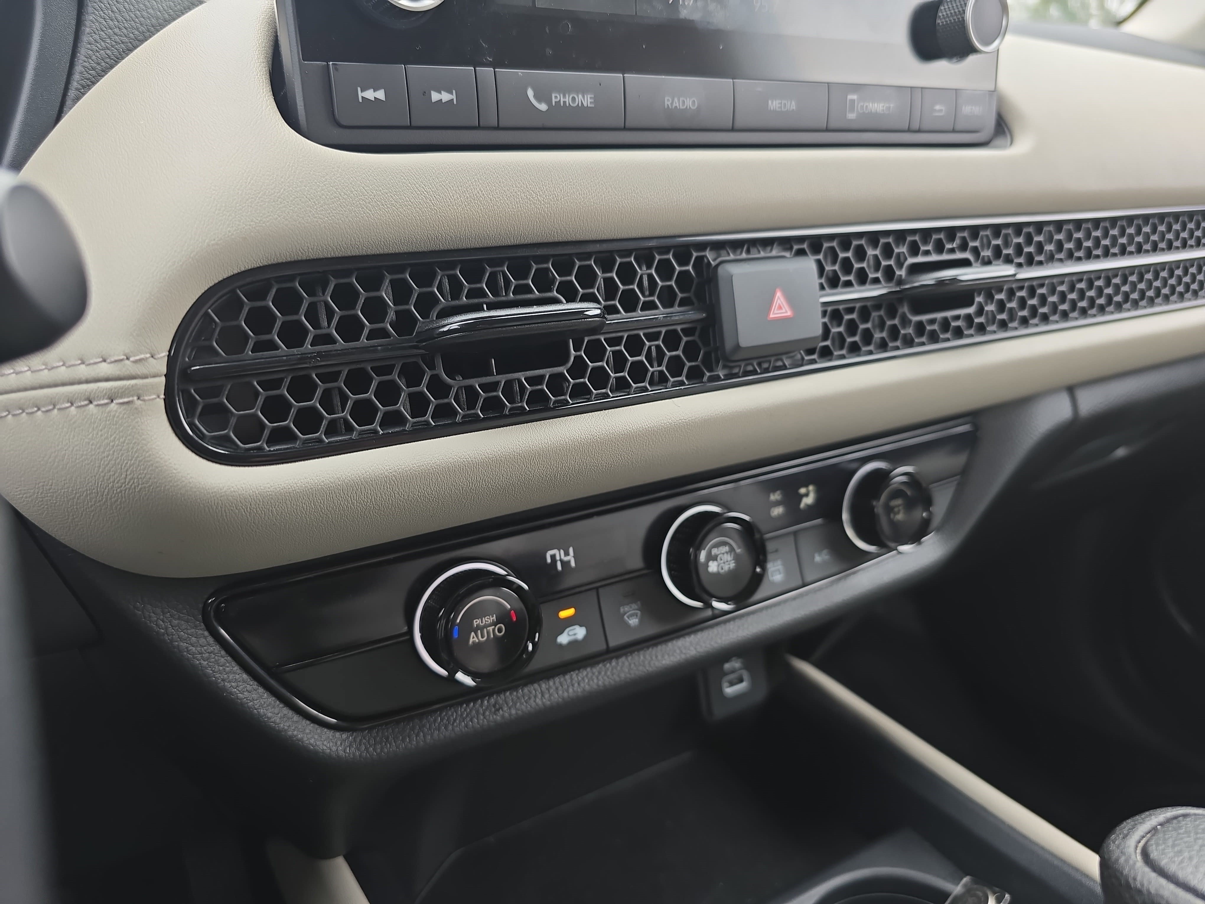Certified 2025 Honda HR-V LX image 22