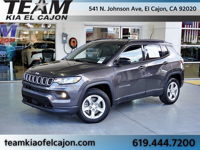 Used 2024 Jeep Compass Latitude image 1