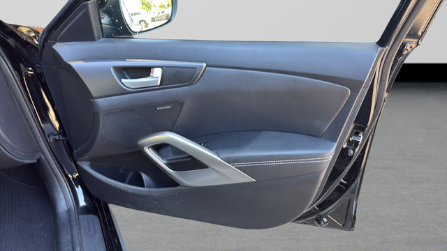 Used 2014 Hyundai Veloster Turbo FWD image 23