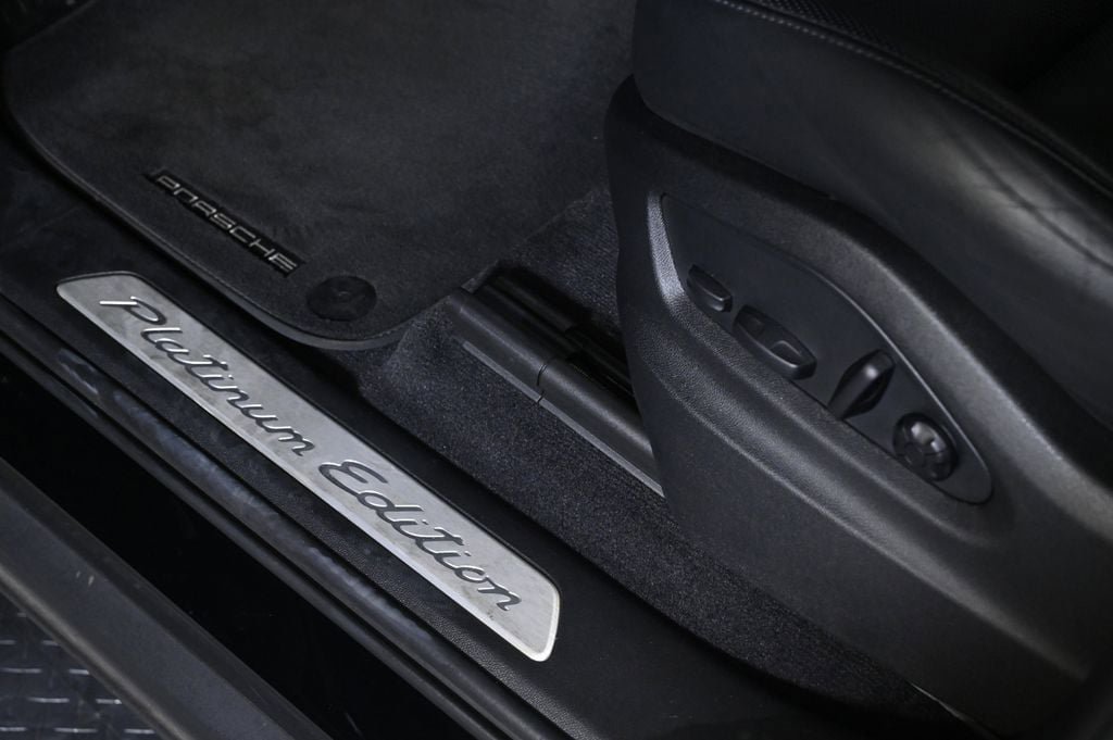 Certified 2023 Porsche Cayenne Platinum Edition AWD/4WD image 22