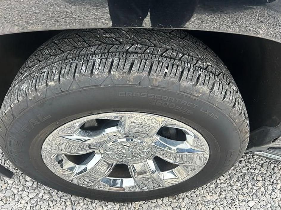 Used 2017 Chevrolet Tahoe Premier AWD/4WD image 3