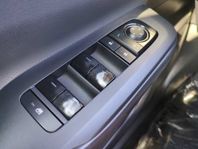 Used 2025 Toyota Prius LE FWD image 21